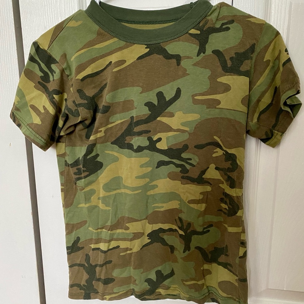 Fitted camo T shirt